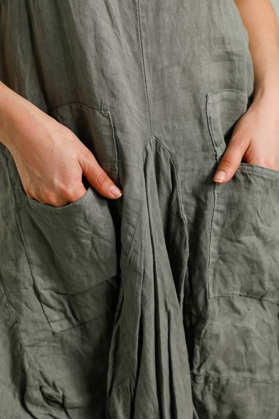 Sleeveless dress with pockets 1633 100% linen